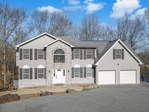 5119 Lake Drive Dr, East Stroudsburg, PA 18301