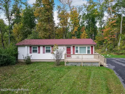 1628 Green Tree Cir, Sciota, PA 18354