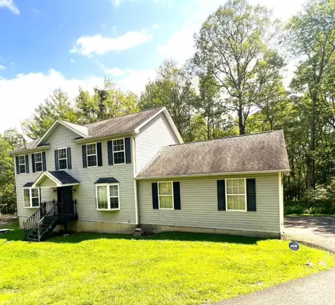 103 Old Took Dr, Tamiment, PA 18371