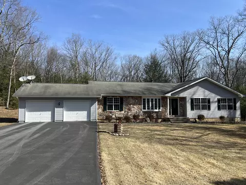 80 Lafayette Trl, Lehighton, PA 18235
