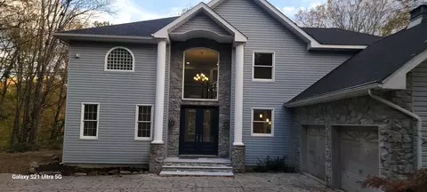 268 Fringe Dr, East Stroudsburg, PA 18302