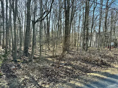 7117 Lot Apt 3203 Glouster Rd, Tobyhanna, PA 18466