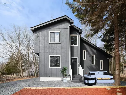 6236 Park Pl, Tobyhanna, PA 18466
