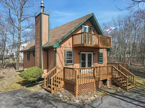 660 Twisted Oak Ln, Effort, PA 18330