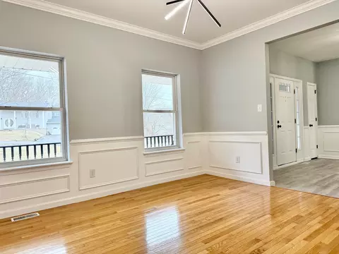 Living - 1212 Falls Rd, Bushkill, PA 18324 photo 3 of 11