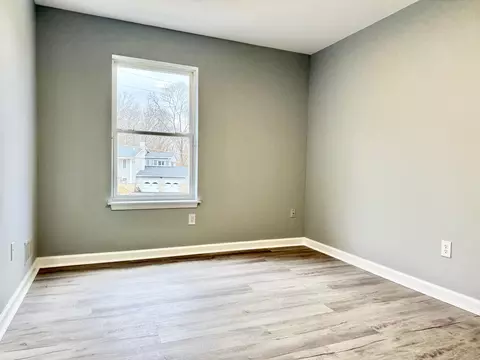 Bedroom - 1212 Falls Rd, Bushkill, PA 18324 photo 4 of 4