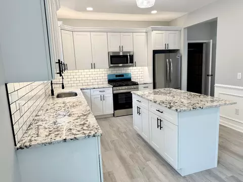 Kitchen - 1212 Falls Rd, Bushkill, PA 18324 photo 3 of 8