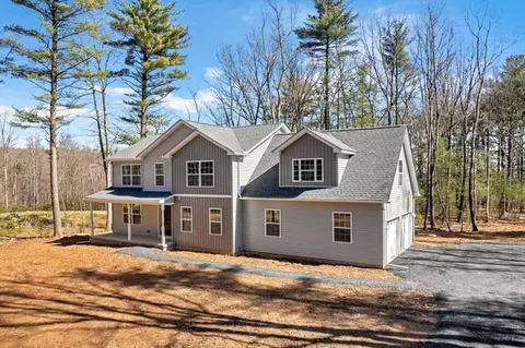 552 Long Mountain Rd, Effort, PA 18330