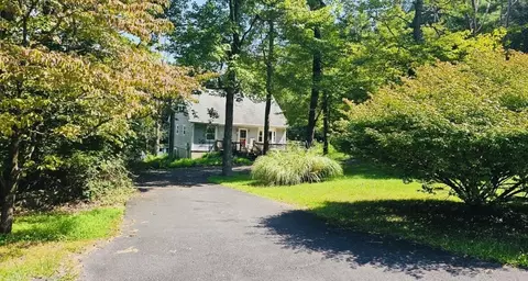 639 Sunset Rd, Stroudsburg, PA 18360