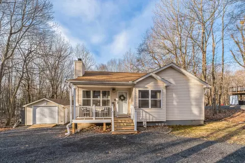 122 Oak Pl, Blakeslee, PA 18610