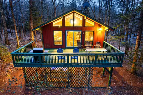 33 Skye Dr, Lake Harmony, PA 18624