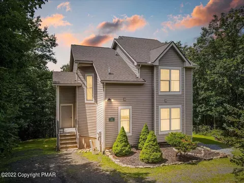 403 Upper Deer Valley Rd, Tannersville, PA 18372