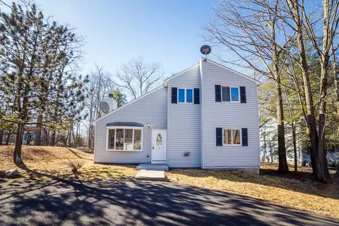 303 Lamont Way, Tobyhanna, PA 18466