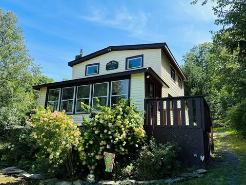 139 Pecks Pond Rd, Dingmans Ferry, PA 18328