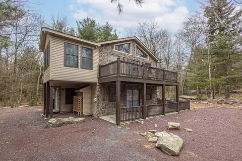 71 Lupine Dr, Lake Harmony, PA 18624