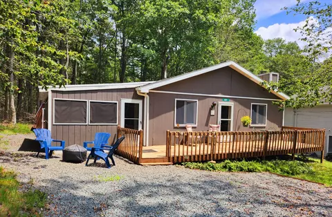 457 Maxatawny Dr, Pocono Lake, PA 18347