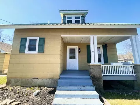 19 Park St, East Stroudsburg, PA 18301