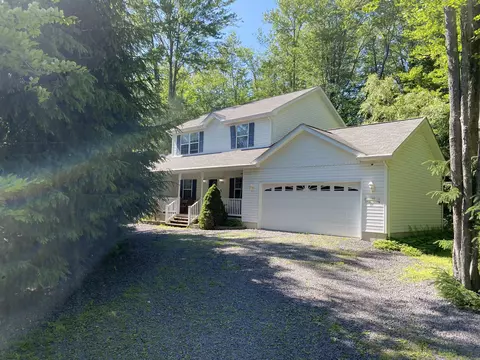 221 Wyalusing Dr, Pocono Lake, PA 18347