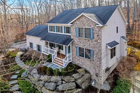 619 Washington Xing, East Stroudsburg, PA 18301