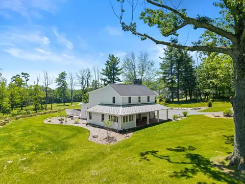 5126 Beattys Cir, Buck Hill Falls, PA 18323