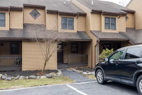 43 Sky View Cir # C, East Stroudsburg, PA 18302