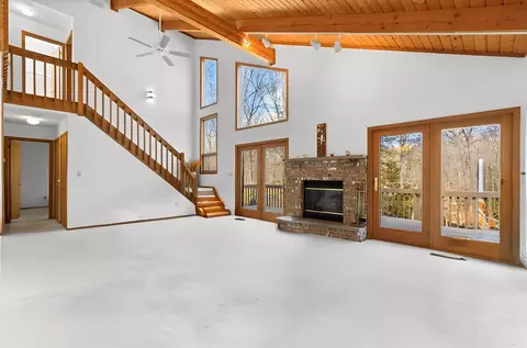 367 Saunders Dr, Bushkill, PA 18324 photo 10