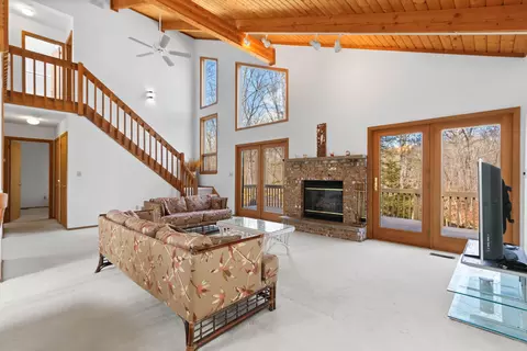 367 Saunders Dr, Bushkill, PA 18324 photo 11