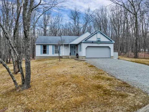 102 Jonas Mountain Dr, Albrightsville, PA 18210
