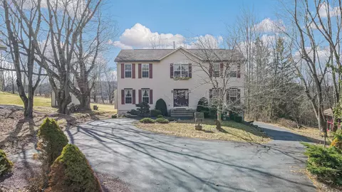 66 Boulder Rd, Lake Ariel, PA 18436