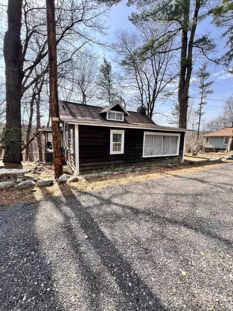 614 Mccabe Ln, Saylorsburg, PA 18353