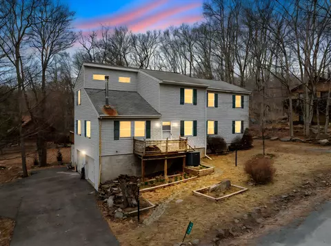 1003 Cheroquee Ter, Lake Ariel, PA 18436
