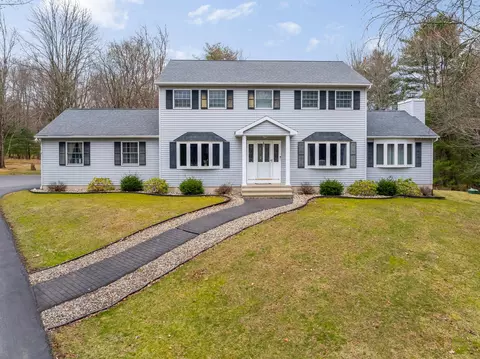 237 Ridge Ct, Saylorsburg, PA 18353