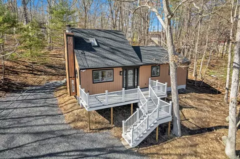 1222 Stony Hollow Cir, East Stroudsburg, PA 18302