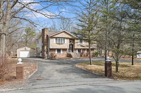 79 Foothill Rd, Albrightsville, PA 18210