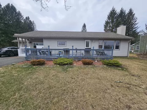 117 Cross St, Pocono Lake, PA 18347
