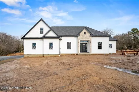 14 Denise Ct, Albrightsville, PA 18210