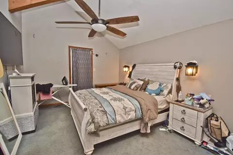 Bedroom - 1152 Lancaster Dr, Bushkill, PA 18324 photo 5 of 5