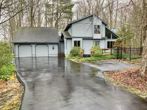 140 Anna Rd, Blakeslee, PA 18610