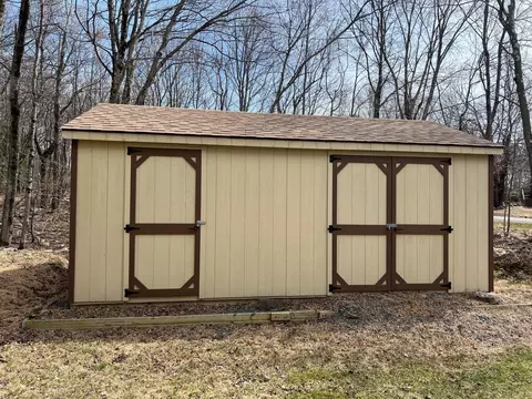 104 Thornberry Ln, Blakeslee, PA 18610
