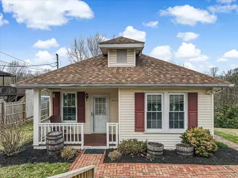 2113 Edgewood Ave, Easton, PA 18045
