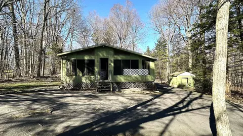 6 Old Post Rd, Tobyhanna, PA 18466