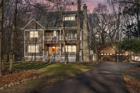711 Pine Hill Rd, East Stroudsburg, PA 18302