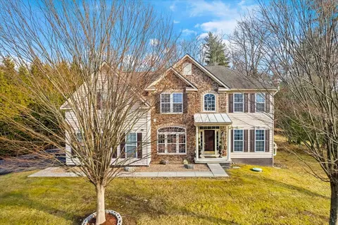 246 Daffodil Dr, East Stroudsburg, PA 18301