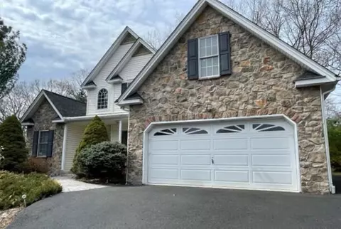 205 Hawks Nest Rd, East Stroudsburg, PA 18302