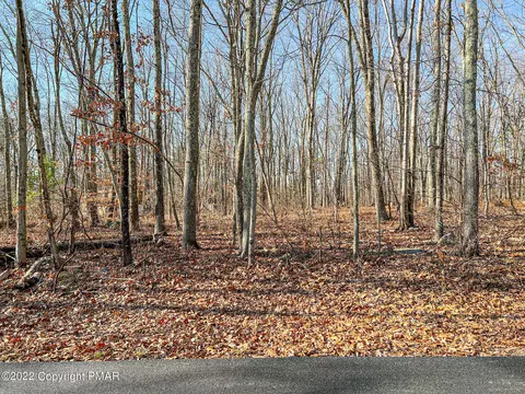 207 Cathleen Dr, East Stroudsburg, PA 18302