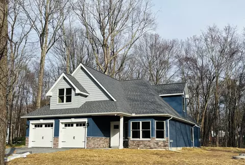 43 Bull Pine Rd, East Stroudsburg, PA 18301