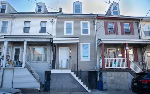 28 N Gilbert St, Shenandoah, PA 17976