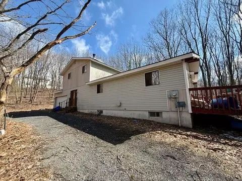 1106 Grand Mesa Dr, Saylorsburg, PA 18353