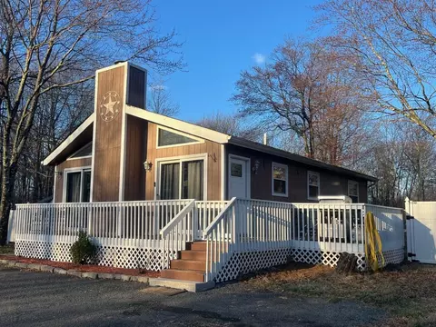 86 Penn Forest Dr, Albrightsville, PA 18210