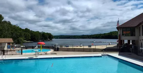 43 Underwood Ln, Lake Ariel, PA 18436